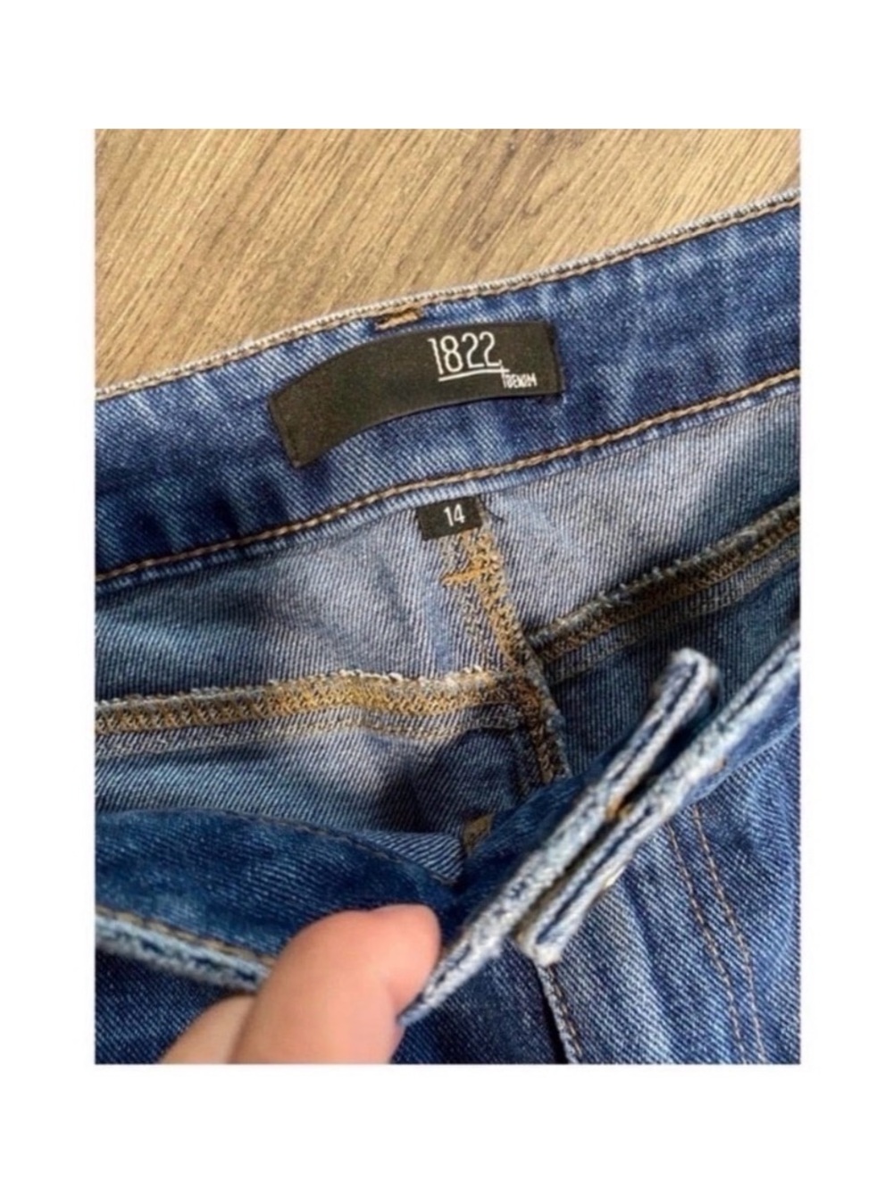 1822 Ripped Straight Mom Jeans Size 14 - Picture 5 of 7